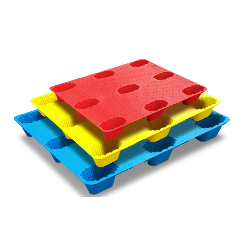 Blow molding plastic pallet